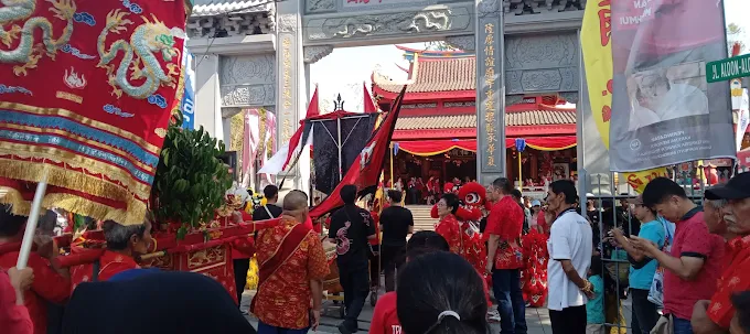 cap go meh klenteng liong hok bio