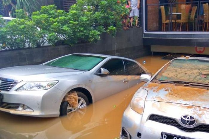 mobil bekas banjir mobil bekas banjir